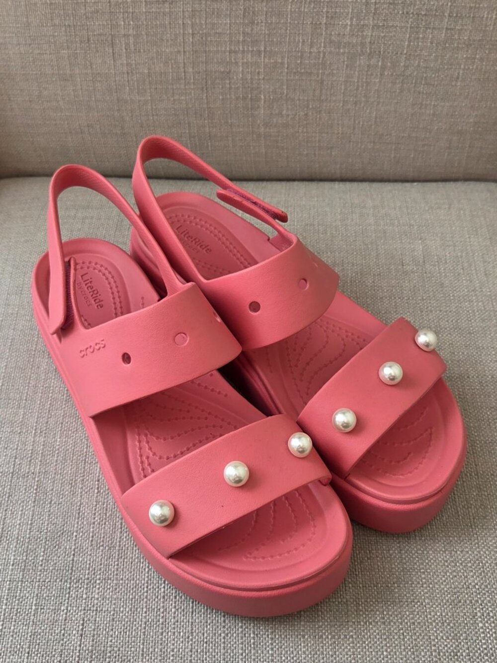 Crocs Brooklyn Low Wedge Platform Sandals Size 8 Pink White Pearl Jibitz